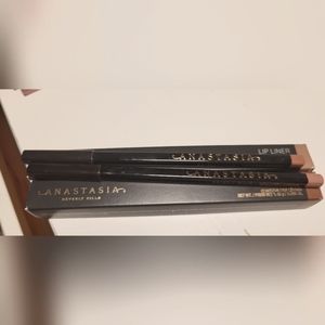 ABH lip liners in Hazelnut and Deep taupe